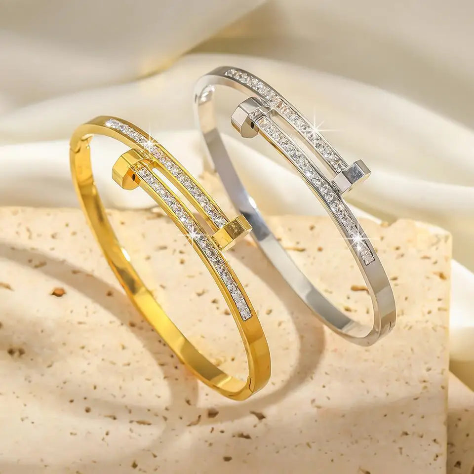 Novor Luxury Zircon Nail Bracelet