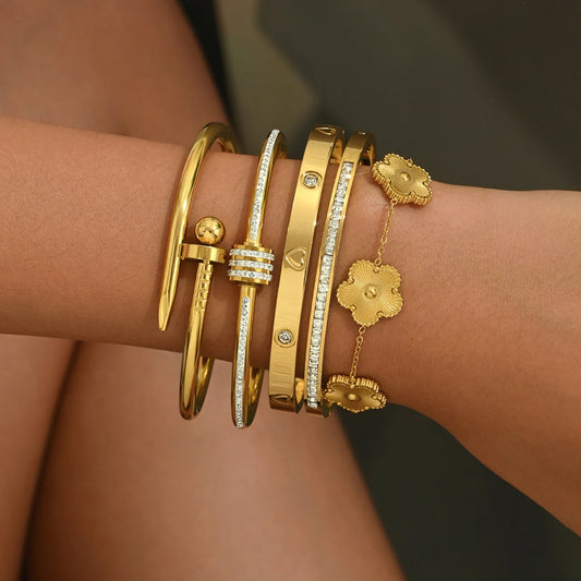Novor Elegant Four-Leaf Clover Stainless Steel Bracelet