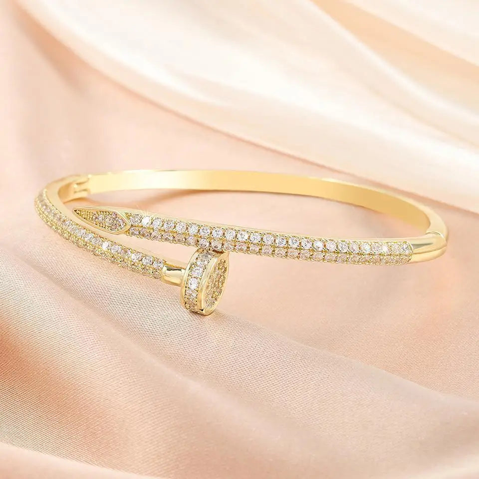 Novor Luxury Zircon Nail Bracelet