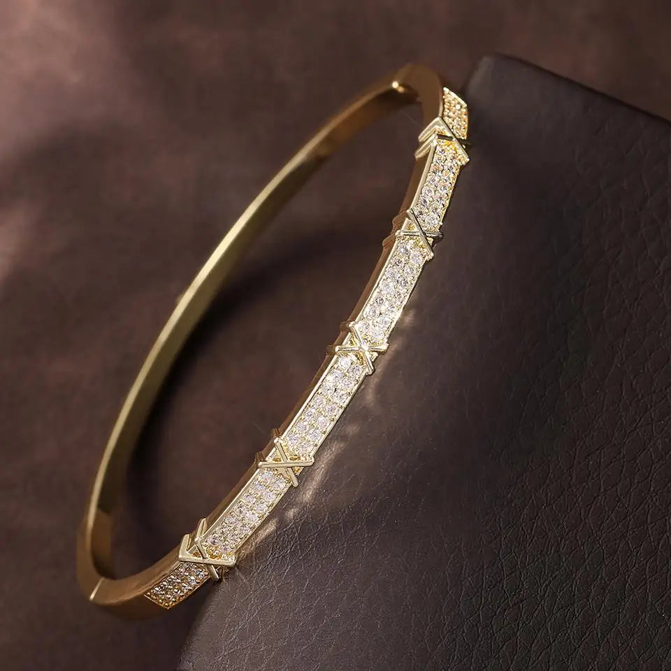 Novor Luxury Zircon Nail Bracelet