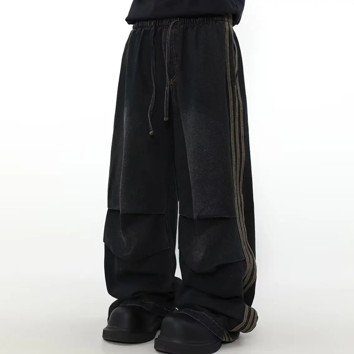 NOVOR Striped Pleated Baggy Jeans